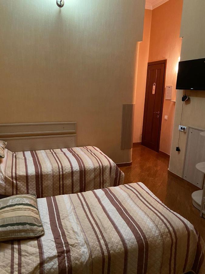 Hotel Pavo ティビリシ エクステリア 写真