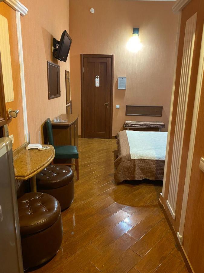Hotel Pavo ティビリシ エクステリア 写真