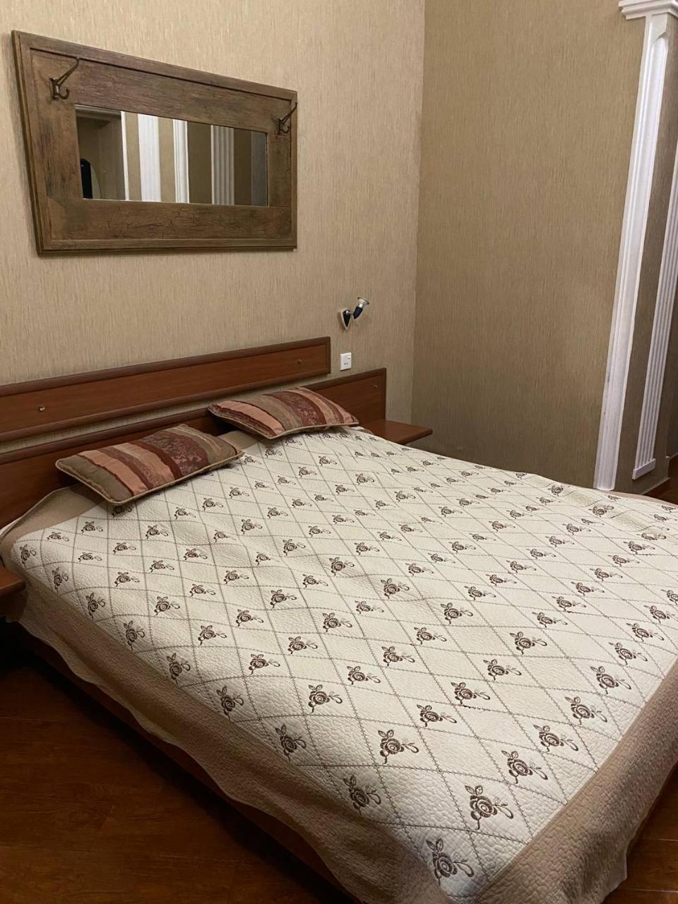 Hotel Pavo ティビリシ エクステリア 写真